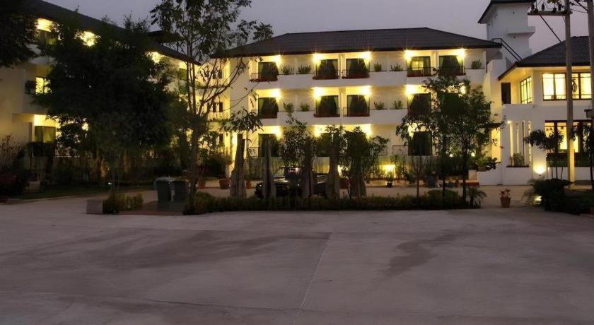 Baan Nan Hotel Exterior foto